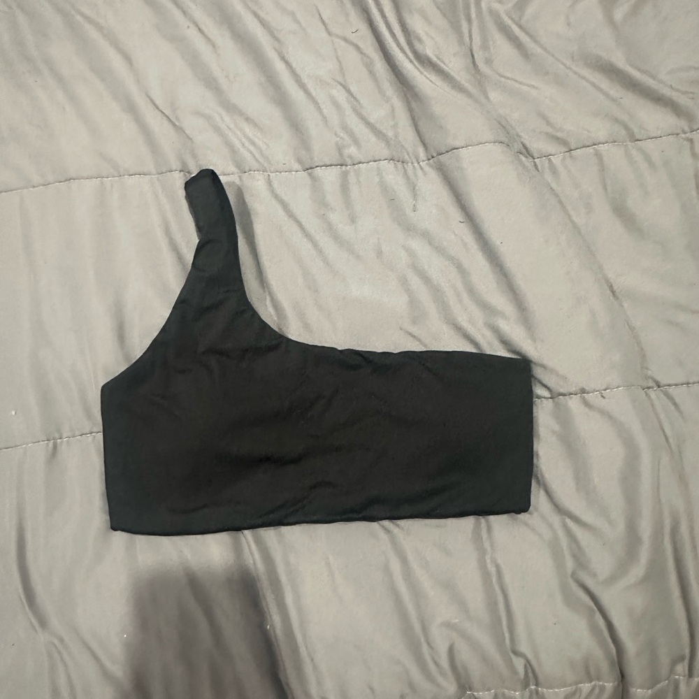 One shoulder sports bra